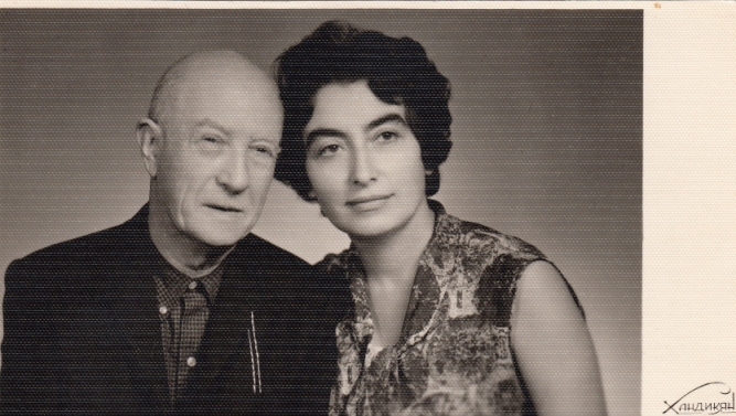 Բյուրակնը հորեղբոր՝ Լևոն Չերազի հետ, 1967